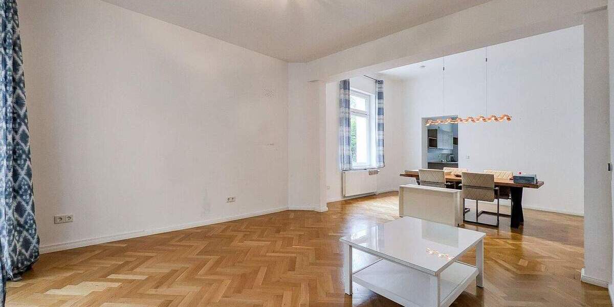 5,5 Zimmer - Terrasse - kernsaniert - inkl. Einbauküche - Stellplatz 5 zimmer