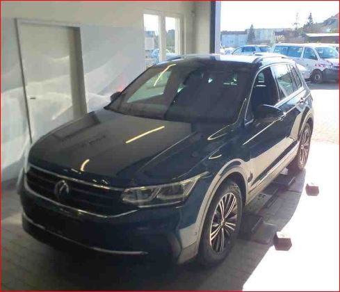 VW Tiguan 61.400 km 27.980 &euro; Duisburg 47178