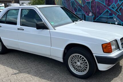 Mercedes-Benz 190 176.000 km 9.870 € Dortmund 44287