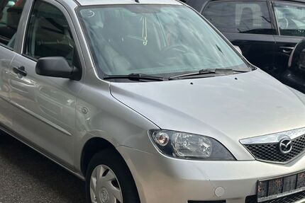 Mazda 2 95.000 km 2.199 &euro; Essen 45326