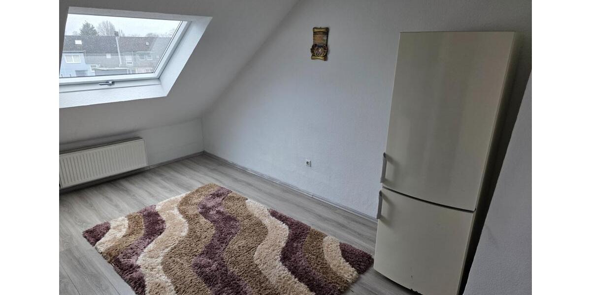 Dachgeschoßwohnung Oberhausen Alstaden - 2 Zimmer, 36 m&sup2;, 46&euro; | Angebot:25867899