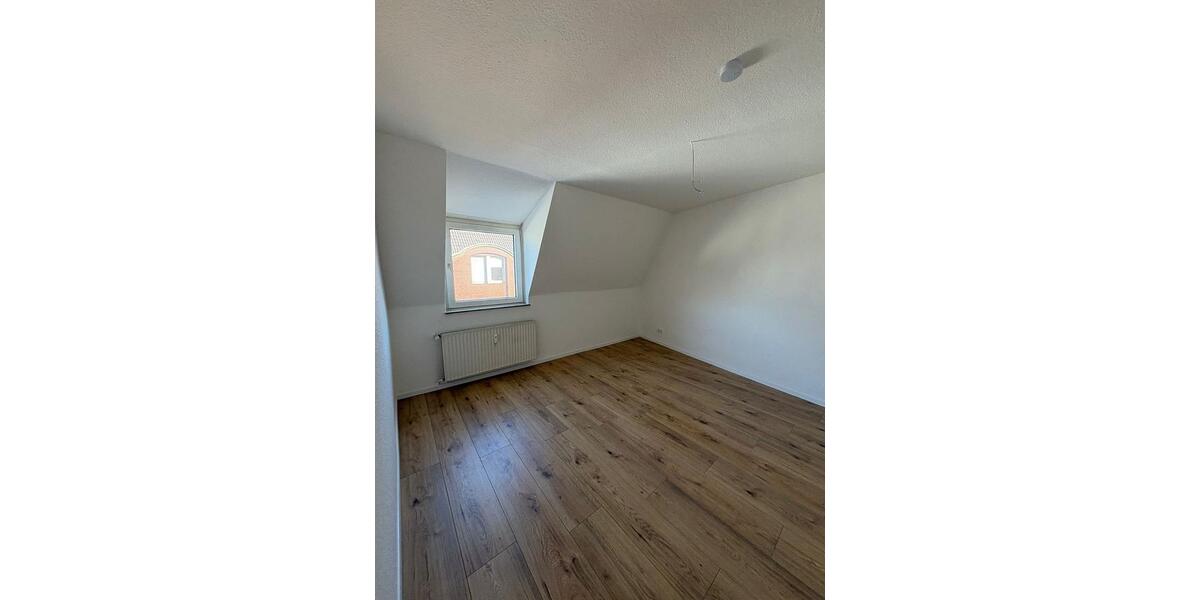 Dachgeschoßwohnung Essen Stadtbezirk VII - 3 Zimmer, 62 m&sup2;, 560&euro; | Angebot:24671020