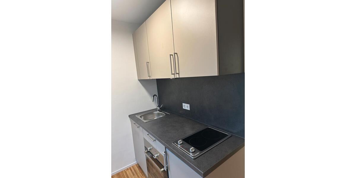Dachgeschoßwohnung Essen Stadtbezirk VI - 1 Zimmer, 37 m&sup2;, 672&euro; | Angebot:25653957