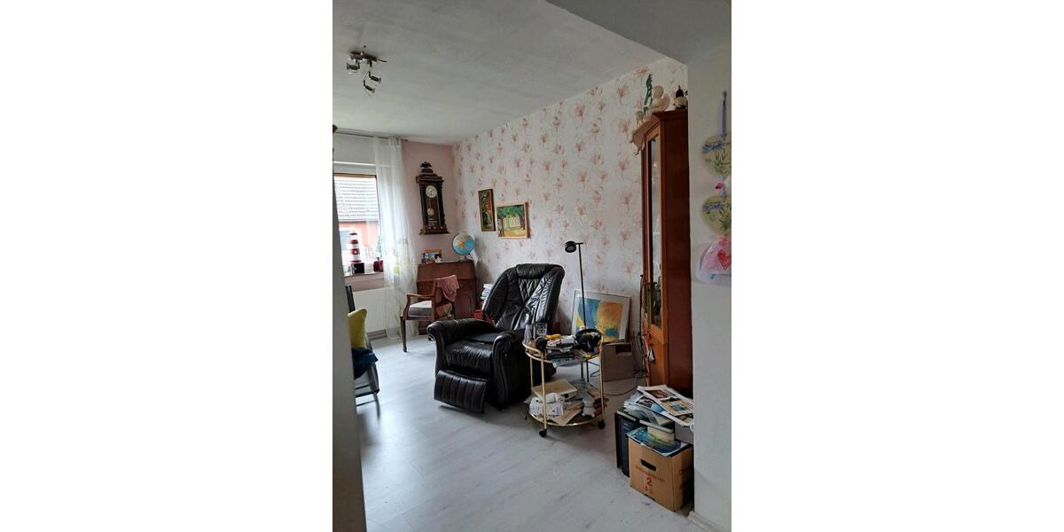 Doppelhaushälfte mit 2 Wohneinheiten, Doppelgarage, Vollkeller 9 zimmer