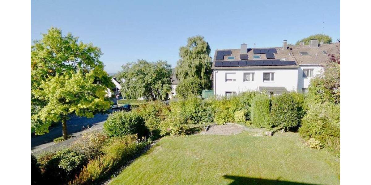 Geräumig - Gepflegt - mit 2 Wohneinheiten, 2 Garagen, Garten, Balkon, Terrasse ... 7 zimmer