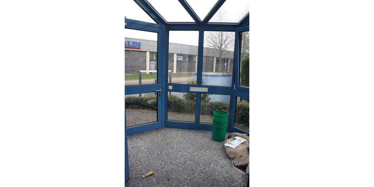 Gewerberäume in Herne-Sodingen mit Stellplätzen und Garage, eigenem Eingang 3 zimmer