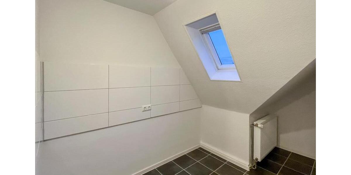 AUFGEPASST! Frisch sanierte 3-Zimmer Wohnung mit Sonnenbalkon! 3 zimmer