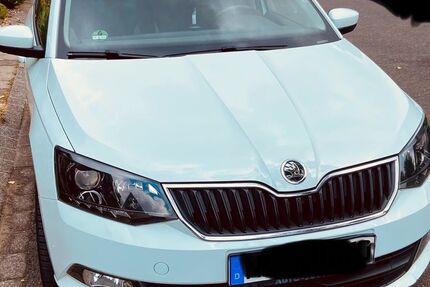 Skoda Fabia 130.000 km 7.999 € Düsseldorf 40627