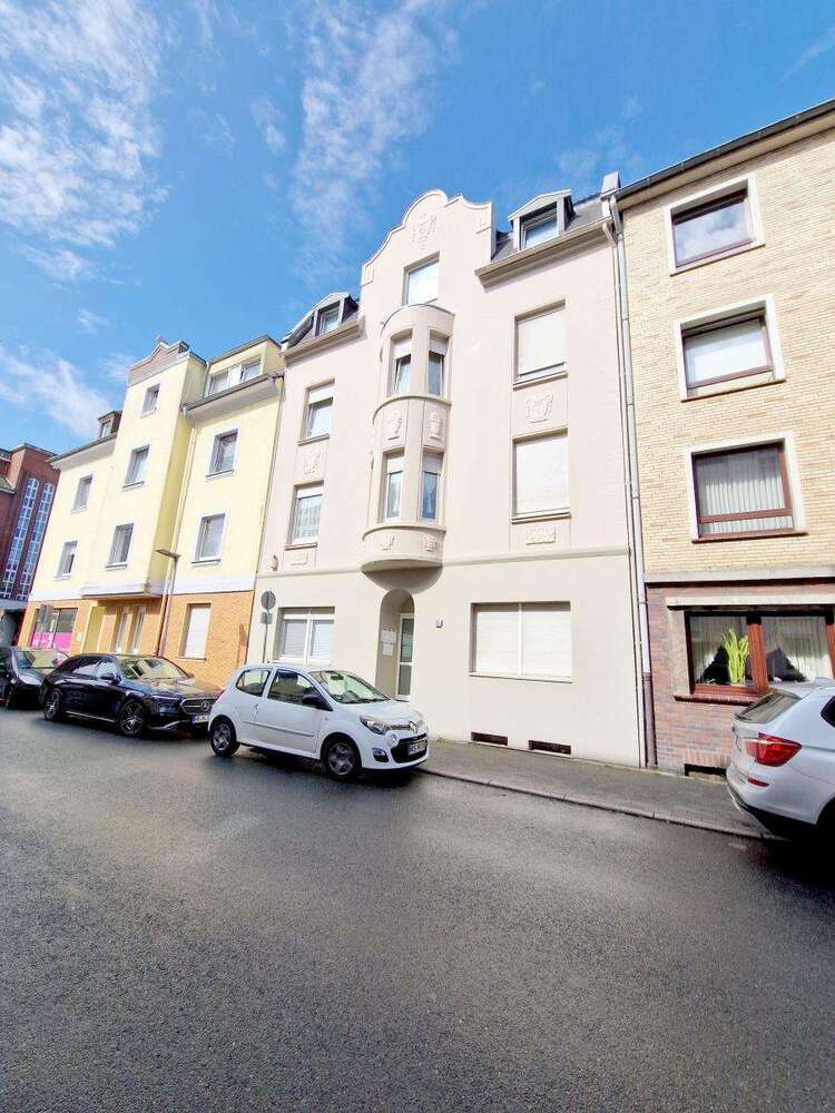 Haus zum Kaufen in Oberhausen 350.000 € 284 m²