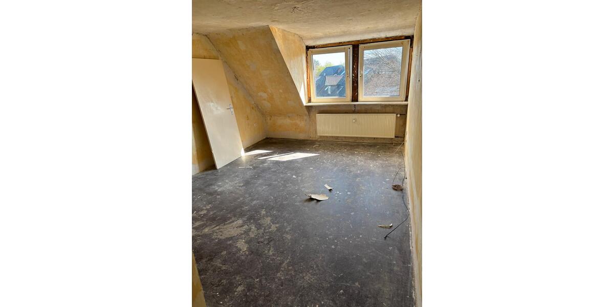 Dachgeschoßwohnung Oberhausen Alstaden - 2.5 Zimmer, 60 m&sup2;, 500&euro; | Angebot:25825814