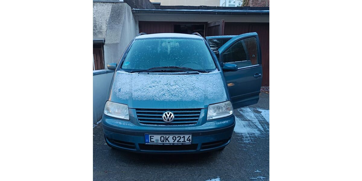 VW Sharan 283.000 km 2.300 &euro; Essen 45145