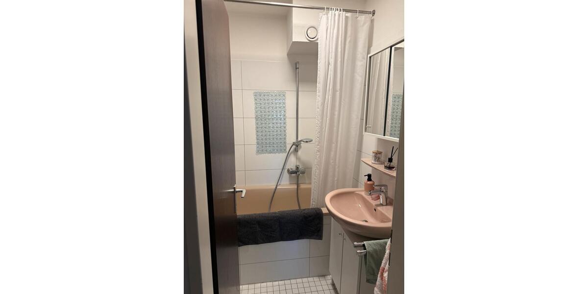 Nachmieter zum 15.03 3 zimmer