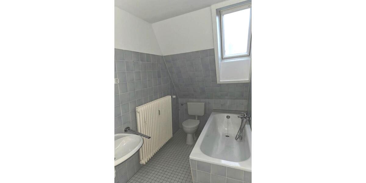 Altbau-Charme: 4,5 Zi. mit Echtholzparkett & sep. Home-Office-Zimmer in Top-Lage (Stadtwald-Nähe) 4 zimmer