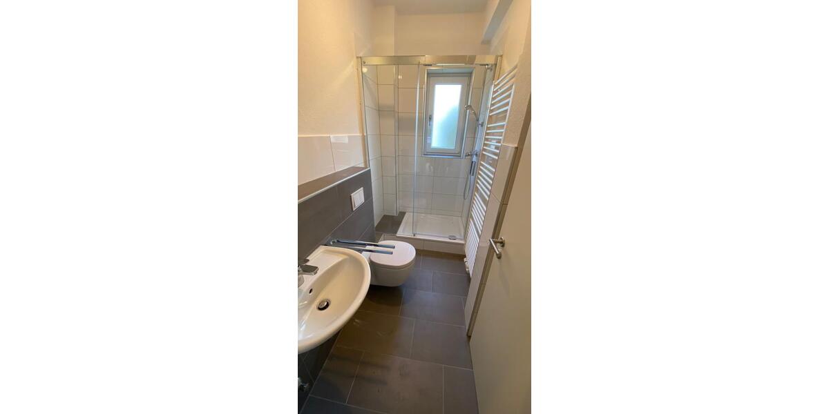 *** Riskieren Sie einen Blick! Charmante Altbauwohnung mit Duschbad! *** 3 zimmer