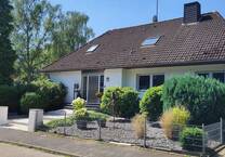 Freistehendes Einfamilienhaus mit EinliegerWohnung (vermietet)