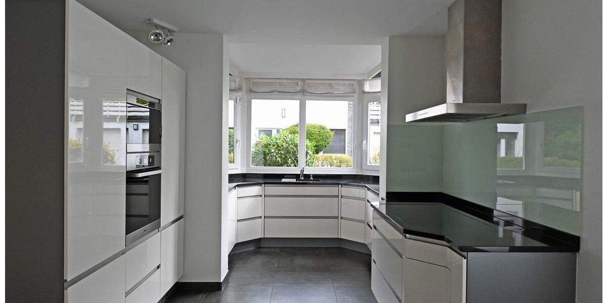 Einfach Schöner Wohnen :) Klassisches Landhaus in modernem Look in Metzkausener Bestlage 9 zimmer