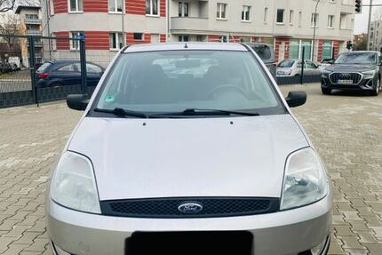 Ford Fiesta 144.500 km 3.999 &euro; Bochum 44789