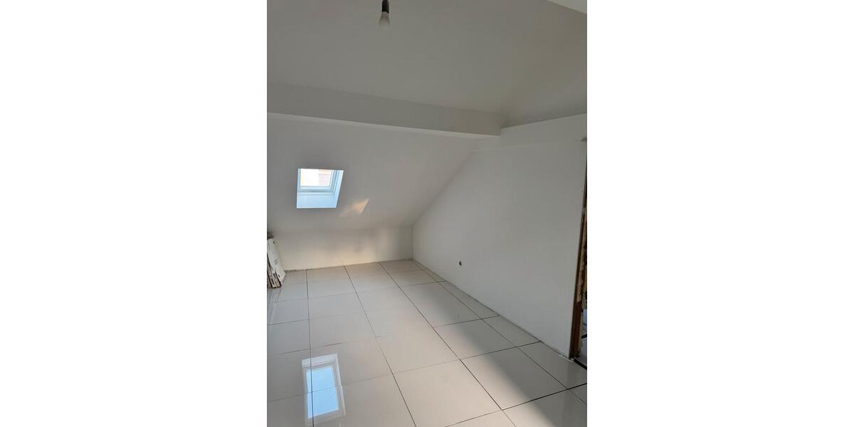 Etagenwohnung Duisburg Mittelmeiderich - 6 Zimmer, 169 m&sup2;, 263.000&euro; | Angebot:26929867