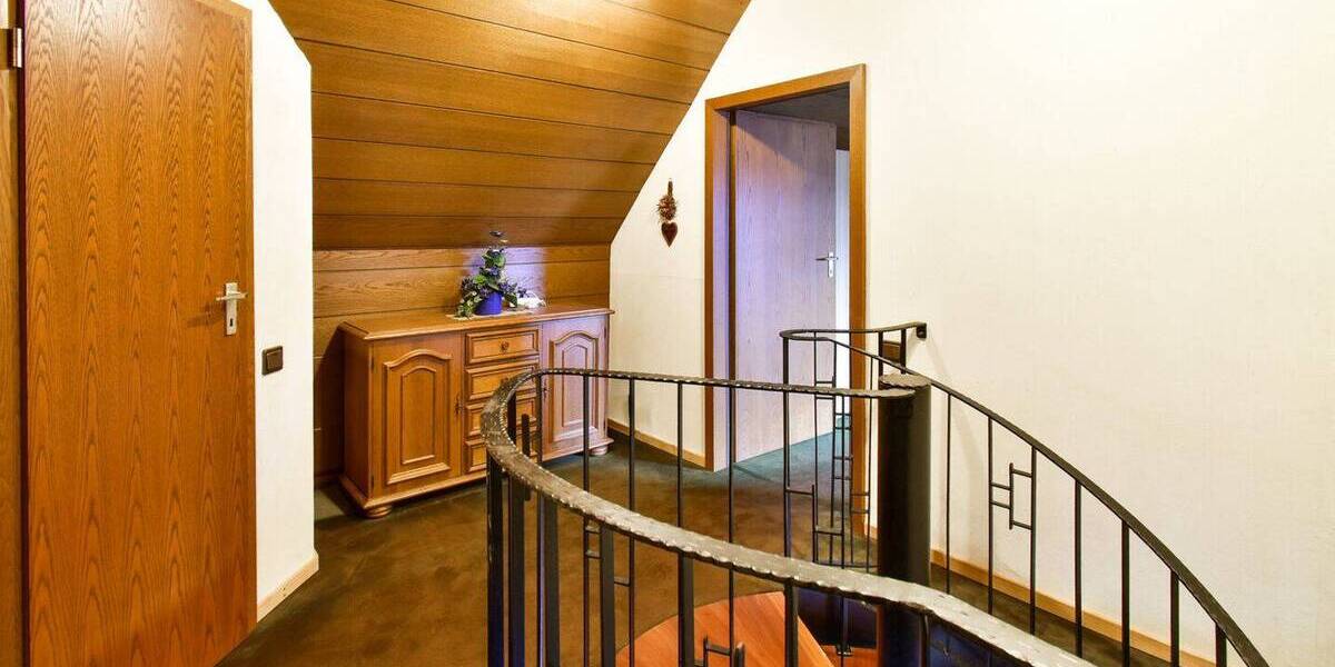 Massives, flexibel nutzbares 2-FH mit 176m² WFL & großer ausgebauter Nutzfläche + EEK D in Buchholz 6 zimmer