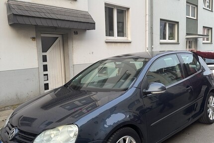 VW Golf 5 273.936 km 1.700 &euro; Essen 45121