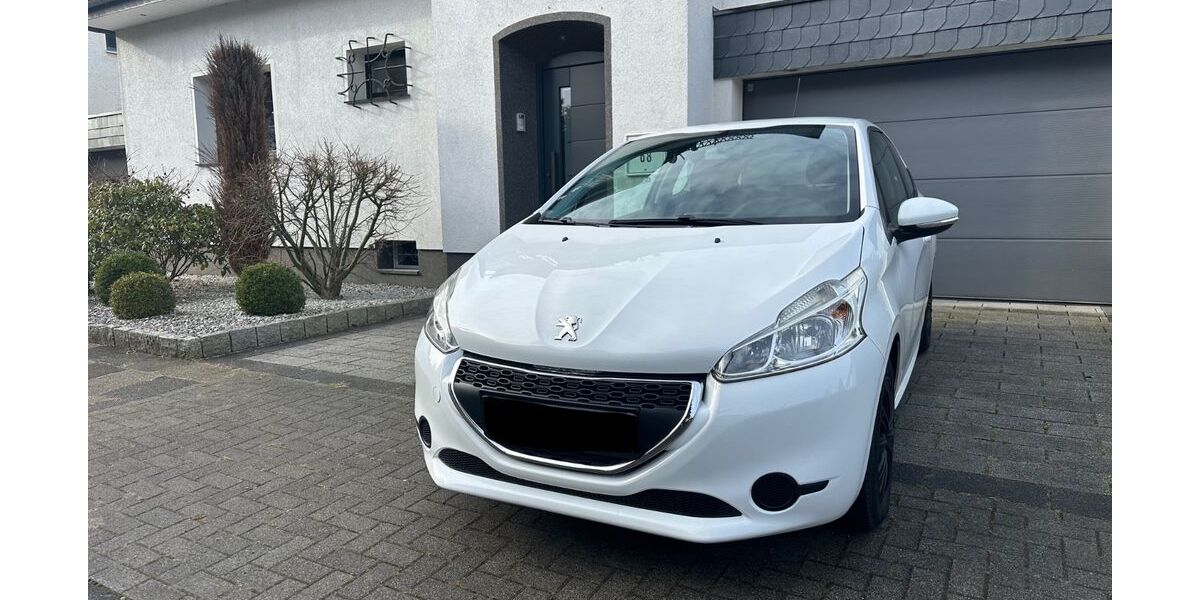 Peugeot 208 30.500 km 4.999 &euro; Oberhausen 46047