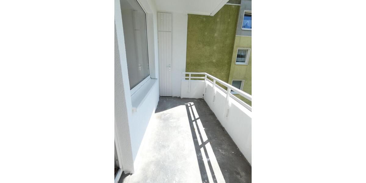 *** Attraktive 3-Zi.-Whg. mit Balkon! Erstbezug nach Sanierung! *** 3 zimmer