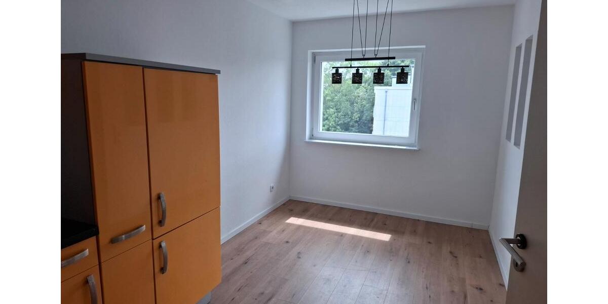 Etagenwohnung Wuppertal Gemarkung Ronsdorf - 3 Zimmer, 80 m&sup2;, 900&euro; | Angebot:26462847