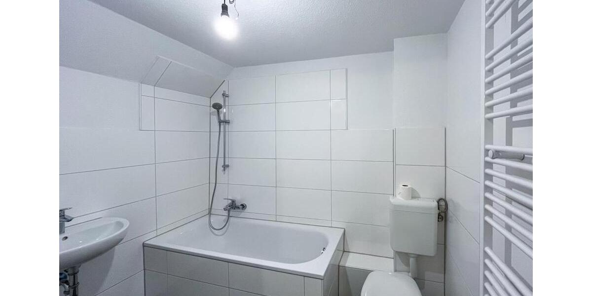 AUFGEPASST! Frisch sanierte 3-Zimmer Wohnung mit Sonnenbalkon! 3 zimmer