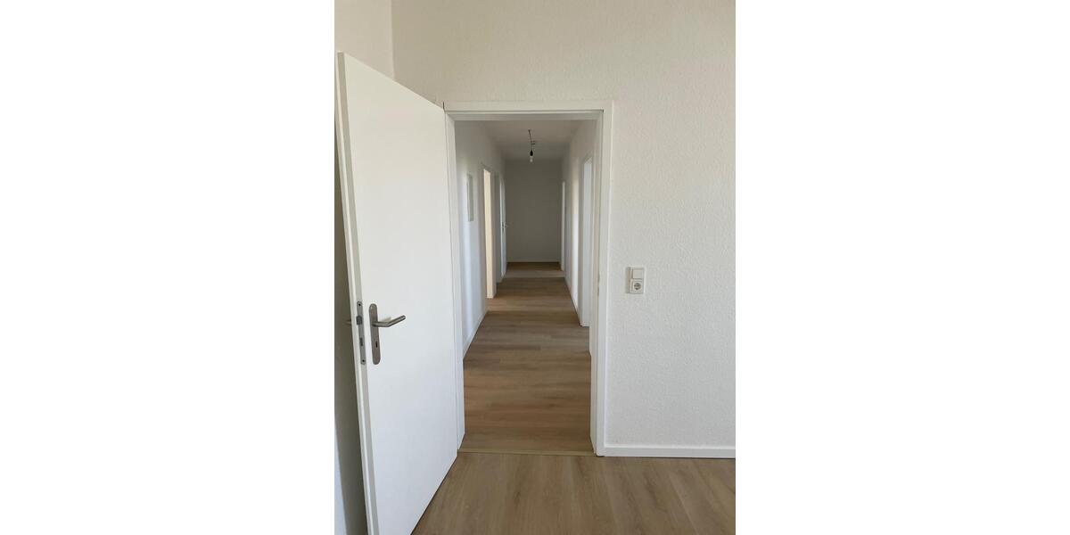 Dachgeschoßwohnung Bochum Bochum-Südwest - 4 Zimmer, 96 m&sup2;, 575&euro; | Angebot:25637333
