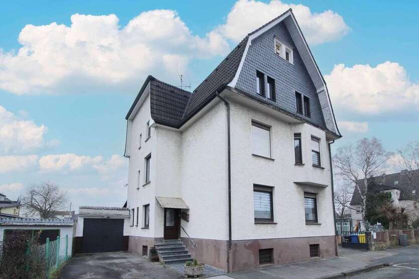 Haus zum Kaufen in Solingen 1.149.000 € 2003.99 m²