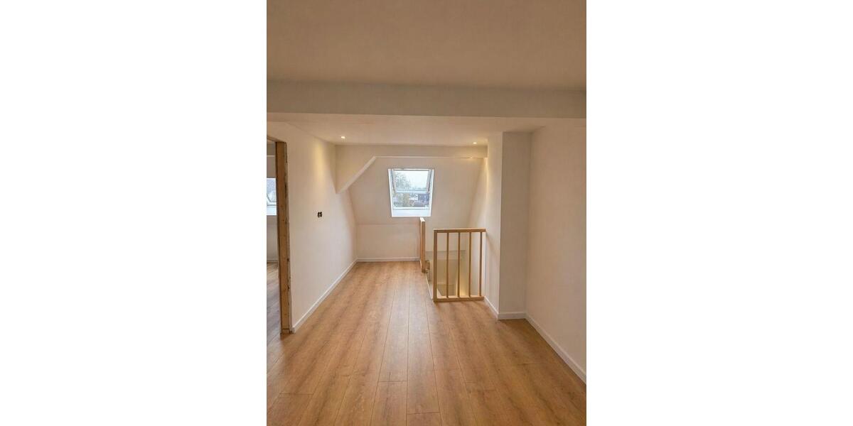 Maisonettenwohnung Duisburg Laar - 5 Zimmer, 120 m&sup2;, 1.200&euro; | Angebot:26126118