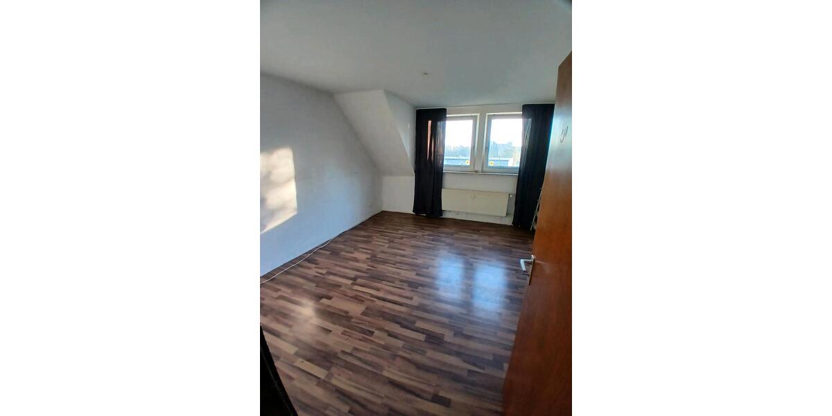 Dachgeschoßwohnung Gelsenkirchen Gelsenkirchen-West - 2 Zimmer, 120 m&sup2;, 810&euro; | Angebot:25782609