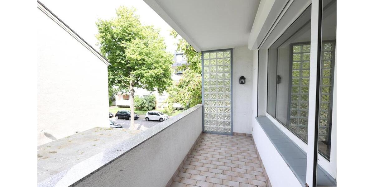 Helle, renovierte 3-Zimmer-Wohnung - Balkon - provisionsfrei - MH 3 zimmer