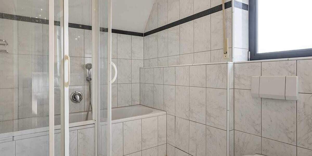 Attraktive Doppelhaushälfte mit Garage und Gartenidylle in Ratingen-Homberg 5 zimmer