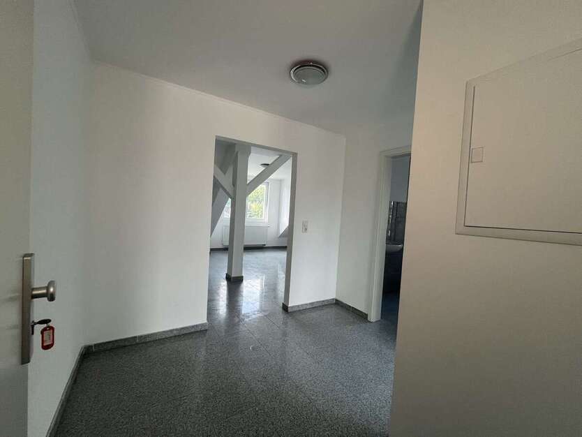 Frisch sanierte Dachgeschoss Wohnung mit 2 Zimmern und Terasse in Herne, Baukau-West 2 zimmer