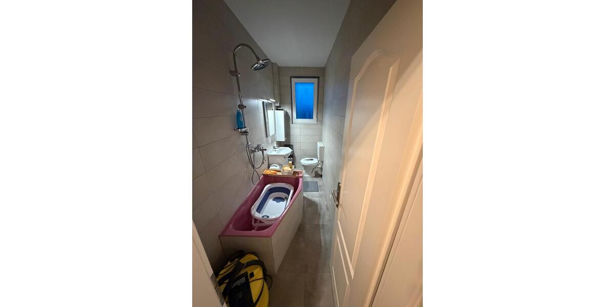 Etagenwohnung Duisburg - 4 Zimmer, 127 m&sup2;, 1.800&euro; | Angebot:25858720