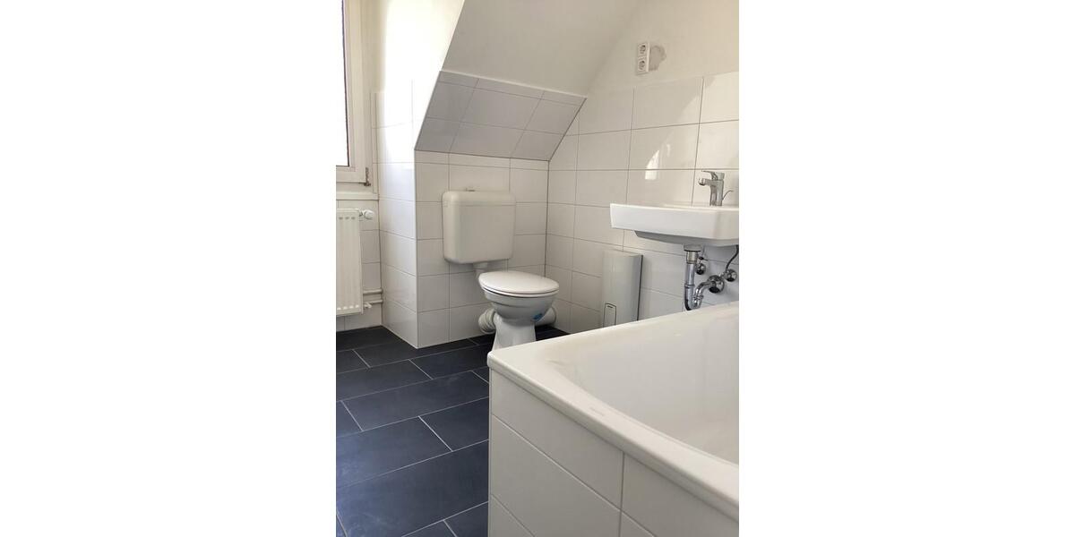 Dachgeschoßwohnung Mülheim an der Ruhr - 2.5 Zimmer, 57 m&sup2;, 671&euro; | Angebot:25304417