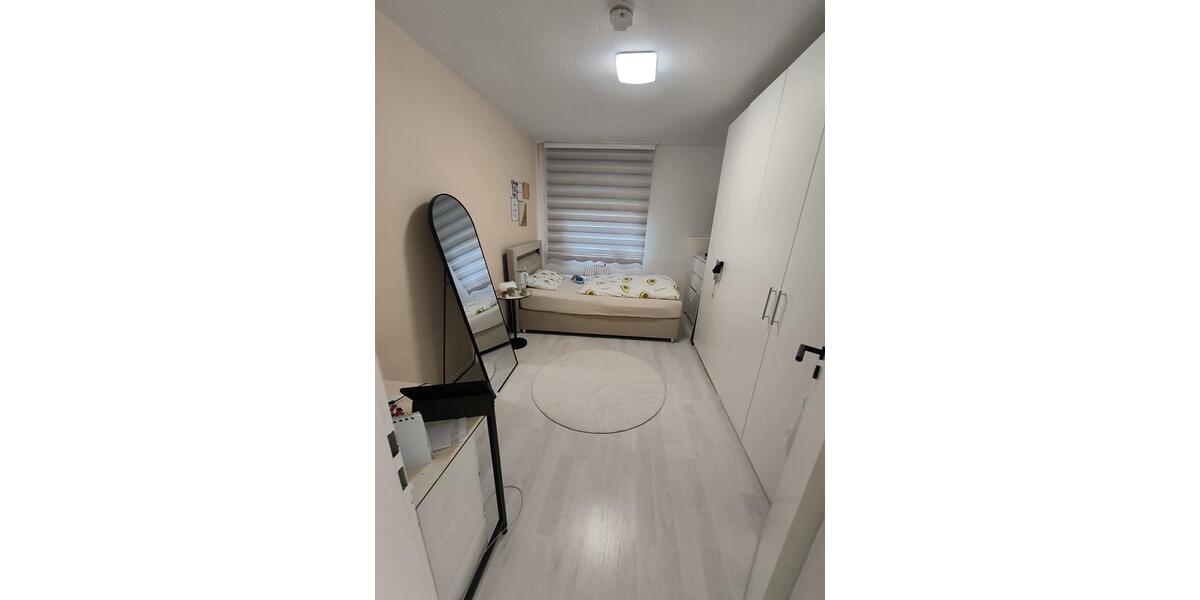 Erdgeschoßwohnung Duisburg Huckingen - 4 Zimmer, 98 m&sup2;, 200.000&euro; | Angebot:26383128