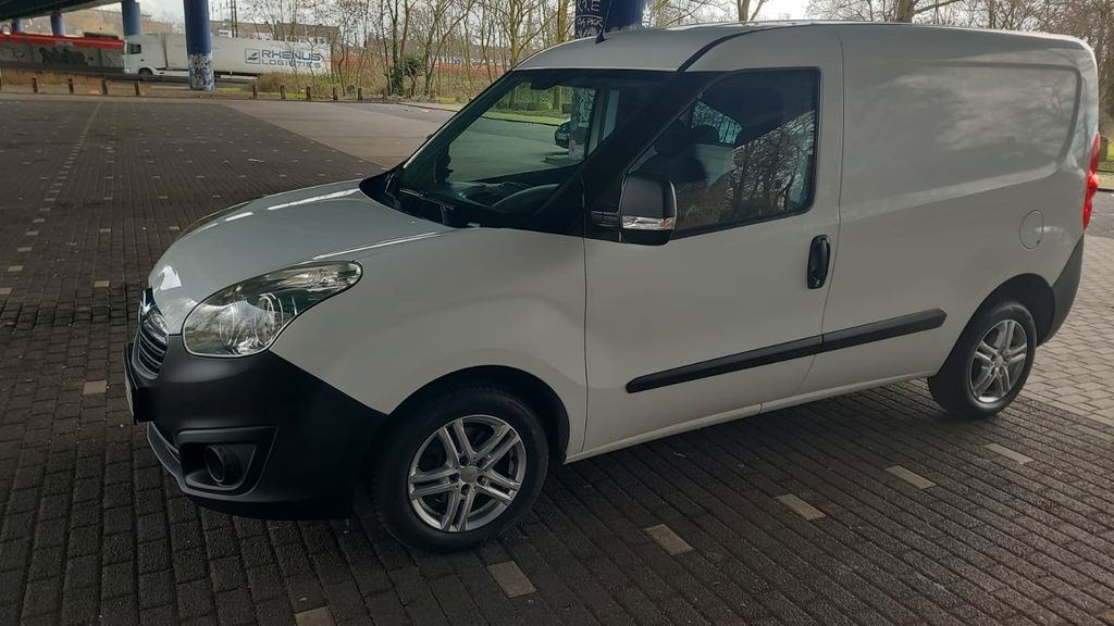 Opel Combo 51.426 km 7.200 &euro; Duisburg 47239