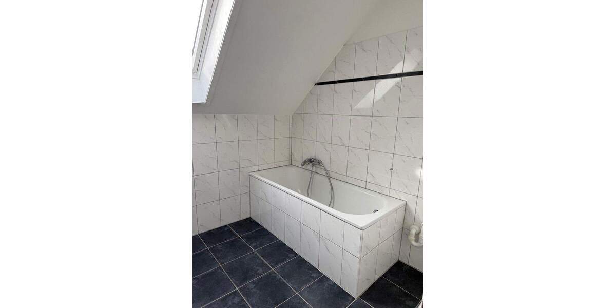 Helle 2-Zimmer-Dachgeschosswohnung mit Parkett & Kellerraum in Bestlage - Essen-Steele, Grendtor?14 2 zimmer