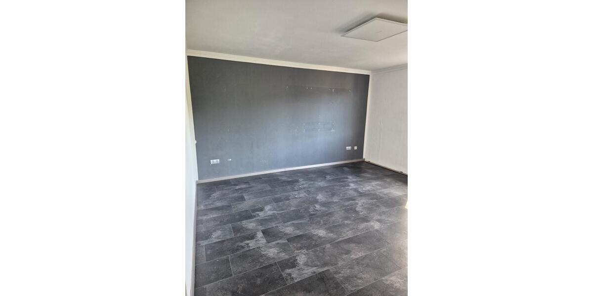 Dachgeschoßwohnung Duisburg Essenberg - 3 Zimmer, 68 m&sup2;, 760&euro; | Angebot:26702250