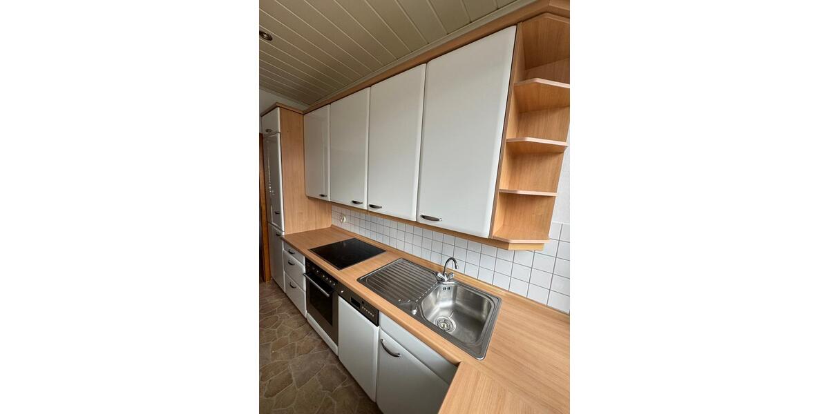 Helle Wohnung mit Balkon und Einbauküche in Mülheim a. d. Ruhr zimmer