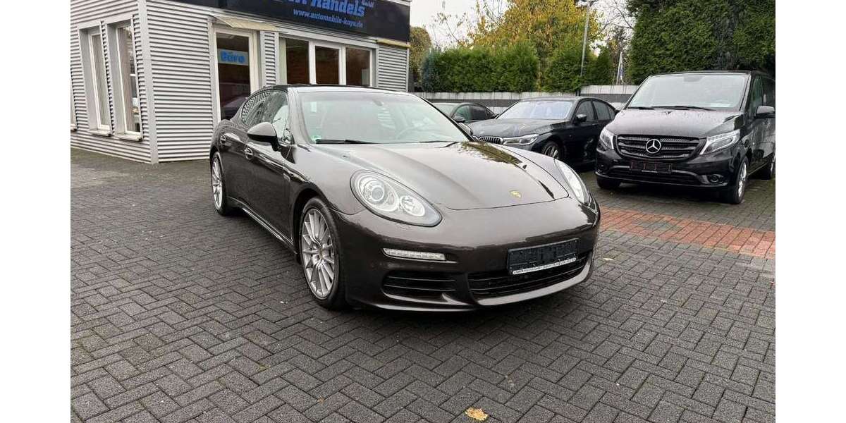 Porsche Panamera 200.000 km 24.900 &euro; Mülheim 45476