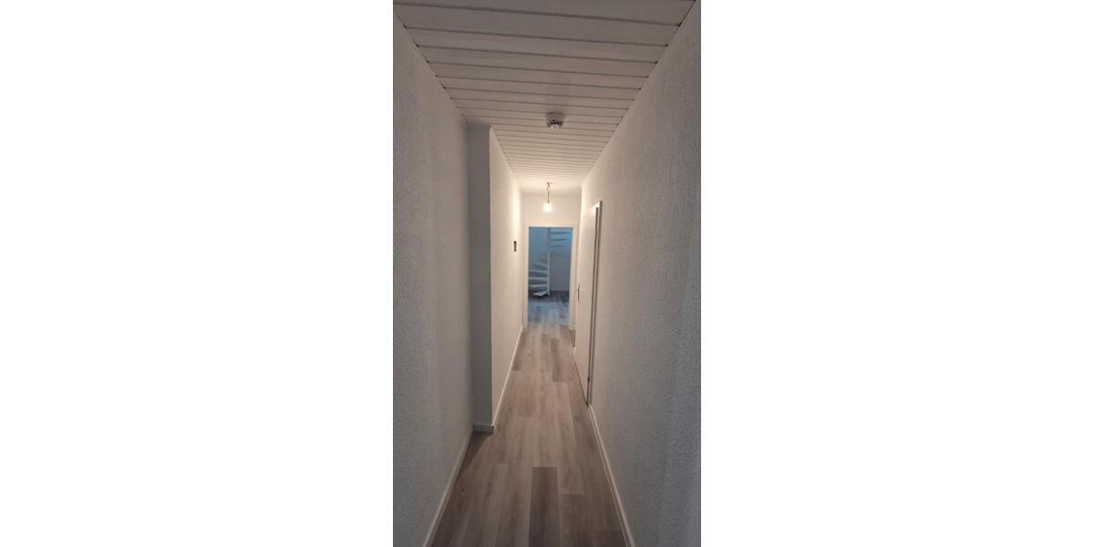 Dachgeschoßwohnung Wuppertal Arrenberg - 2 Zimmer, 75 m&sup2;, 630&euro; | Angebot:25125200