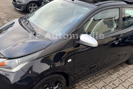 Toyota Aygo (X) 76.000 km 7.999 &euro; Recklinghausen 45661