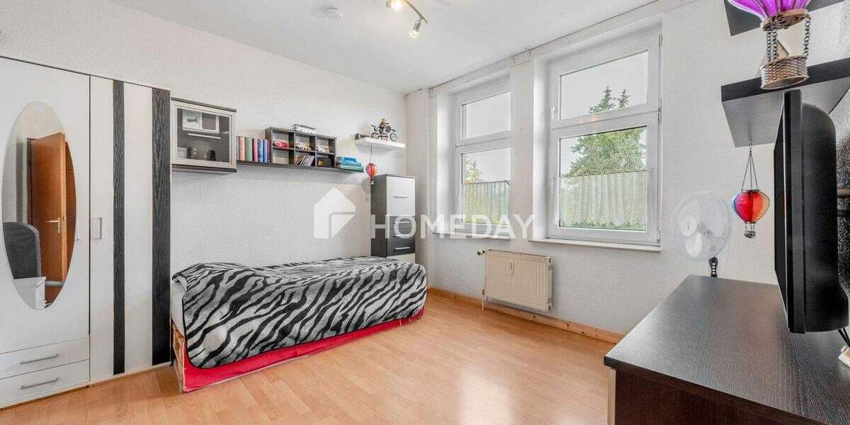 Geräumige DHH mit ca. 140 m² Gesamtfläche (davon 96 m² Wohnfläche) und liebevoll angelegtem Garten 4 zimmer