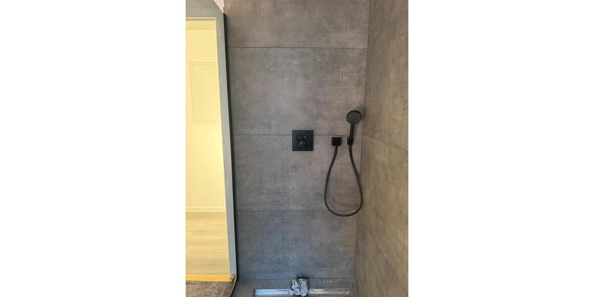 Verkauf: Kernsanierte Wohnung | 1. OG | Neubauniveau 4 zimmer