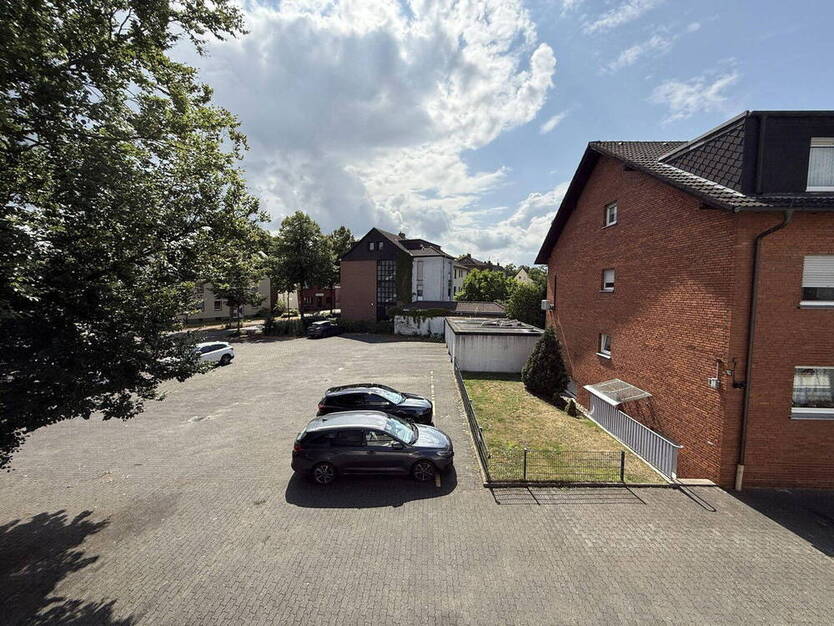 2,5-Zimmer Eigentumswohnung mit fast 100 m² Dachterrasse