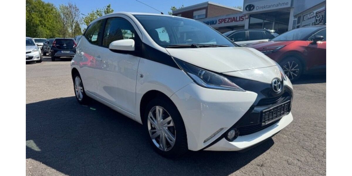 Toyota Aygo (X) 80.289 km 7.900 &euro; Gelsenkirchen 45891