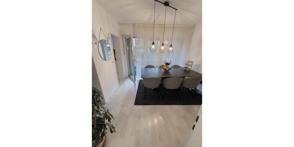 Erdgeschoßwohnung Duisburg Huckingen - 4 Zimmer, 98 m&sup2;, 200.000&euro; | Angebot:26383127